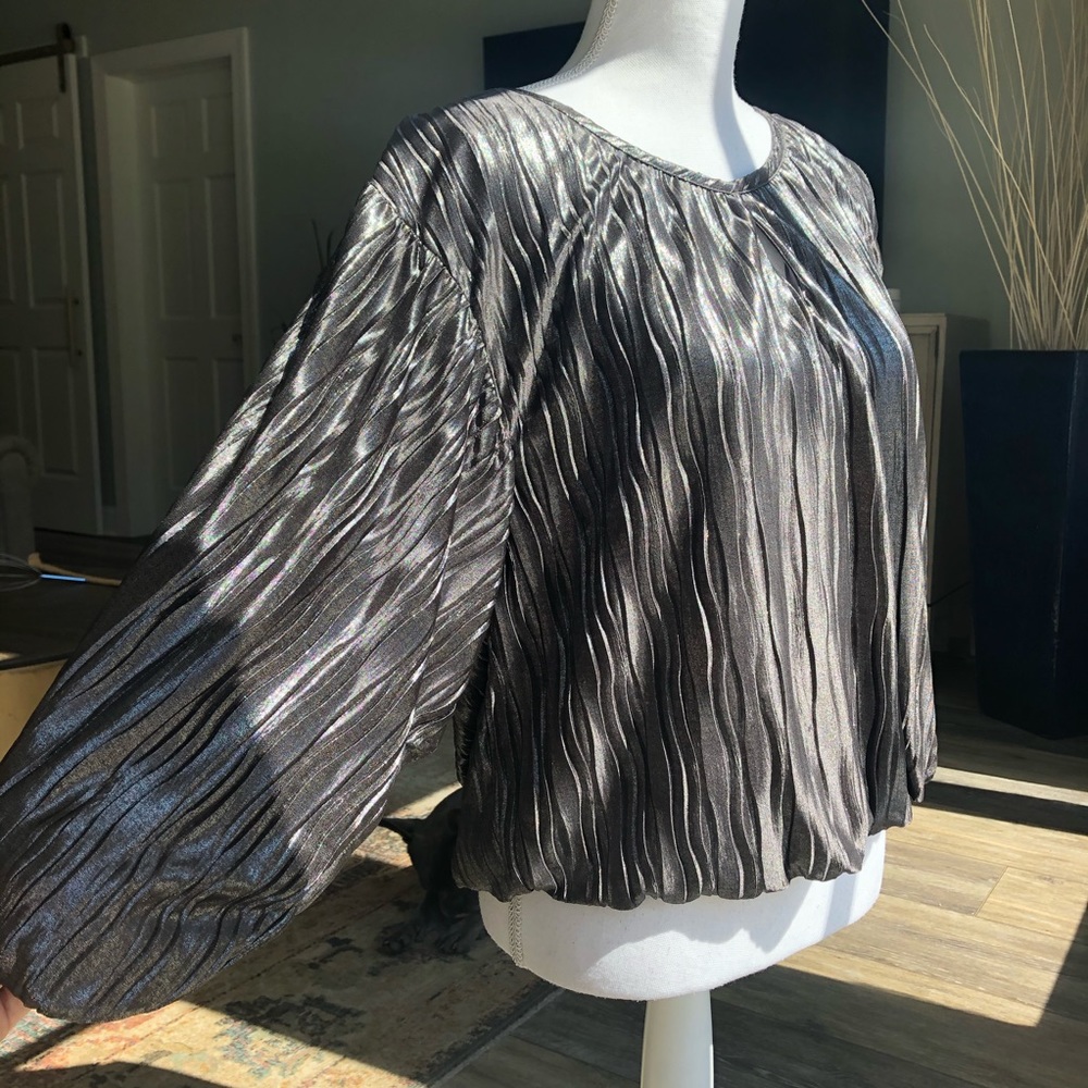 Laundry by Shelli Segal Metallic Gray Shimmery Top